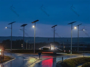 Pa mor Effeithlon yw Goleuadau Stryd Solar wedi'u Hollti?
