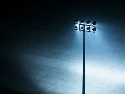 Sut i Ddewis Y Goleuadau Mast Uchel LED Gorau Ar Gyfer Stadiwm?